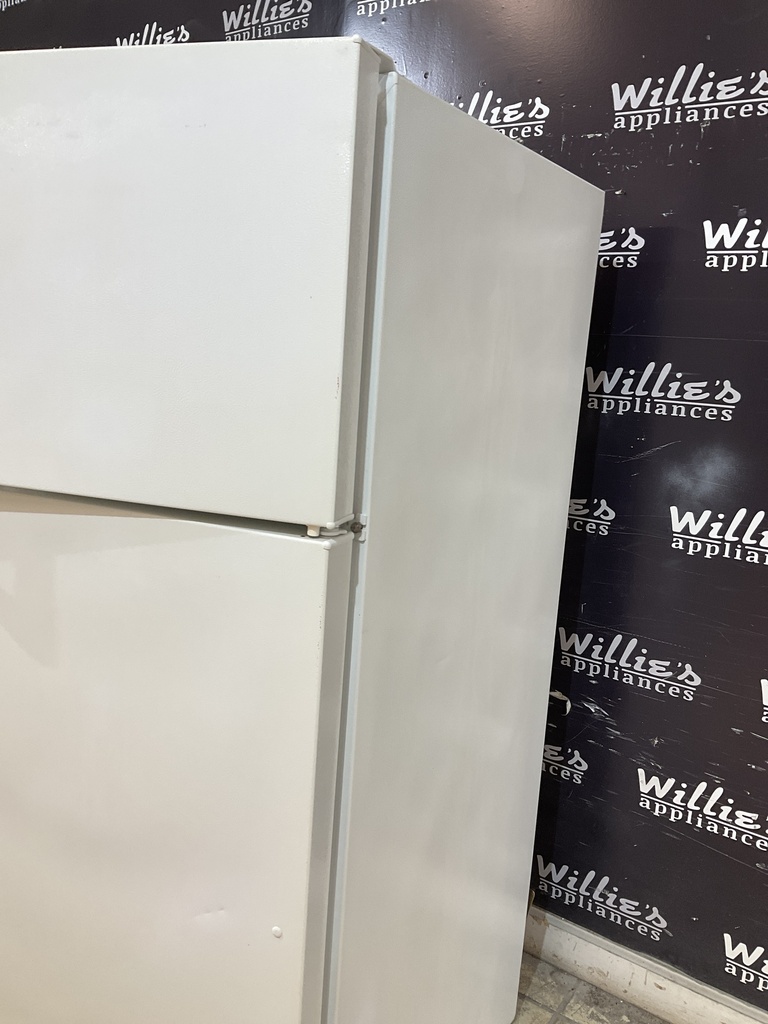 Ge Used Refrigerator Top and Bottom 28x61 1/2” (White) 