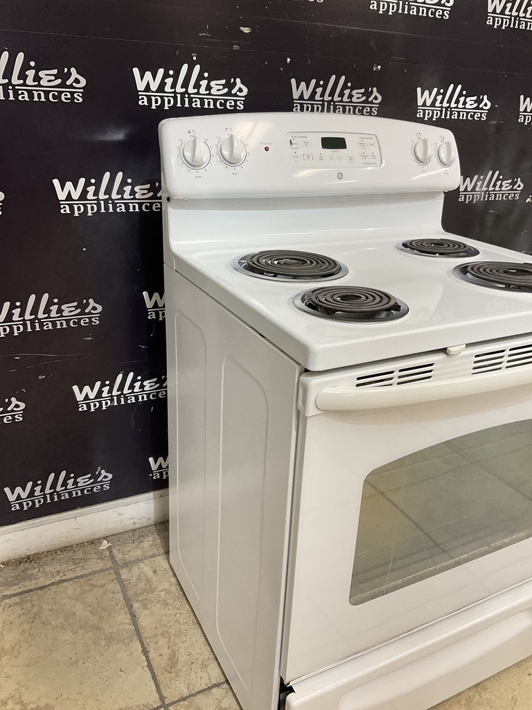 Ge Used Electric Stove 220volts (40/50 AMP) 30inches {no cord} (White) 
