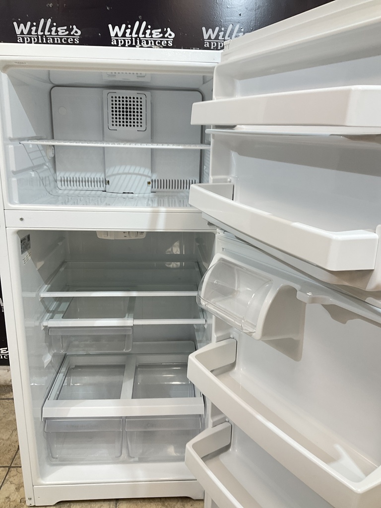 Ge Used Refrigerator Top and Bottom 28x61” (White) 