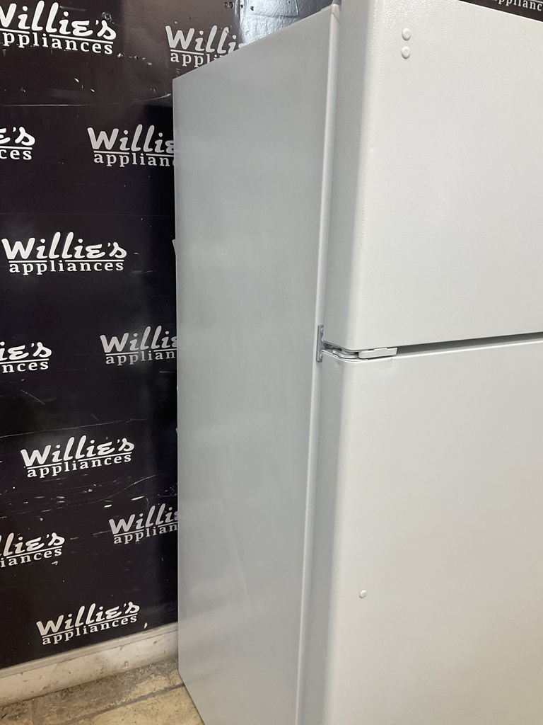 Ge Used Refrigerator Top and Bottom 28x64 1/2” (White) 