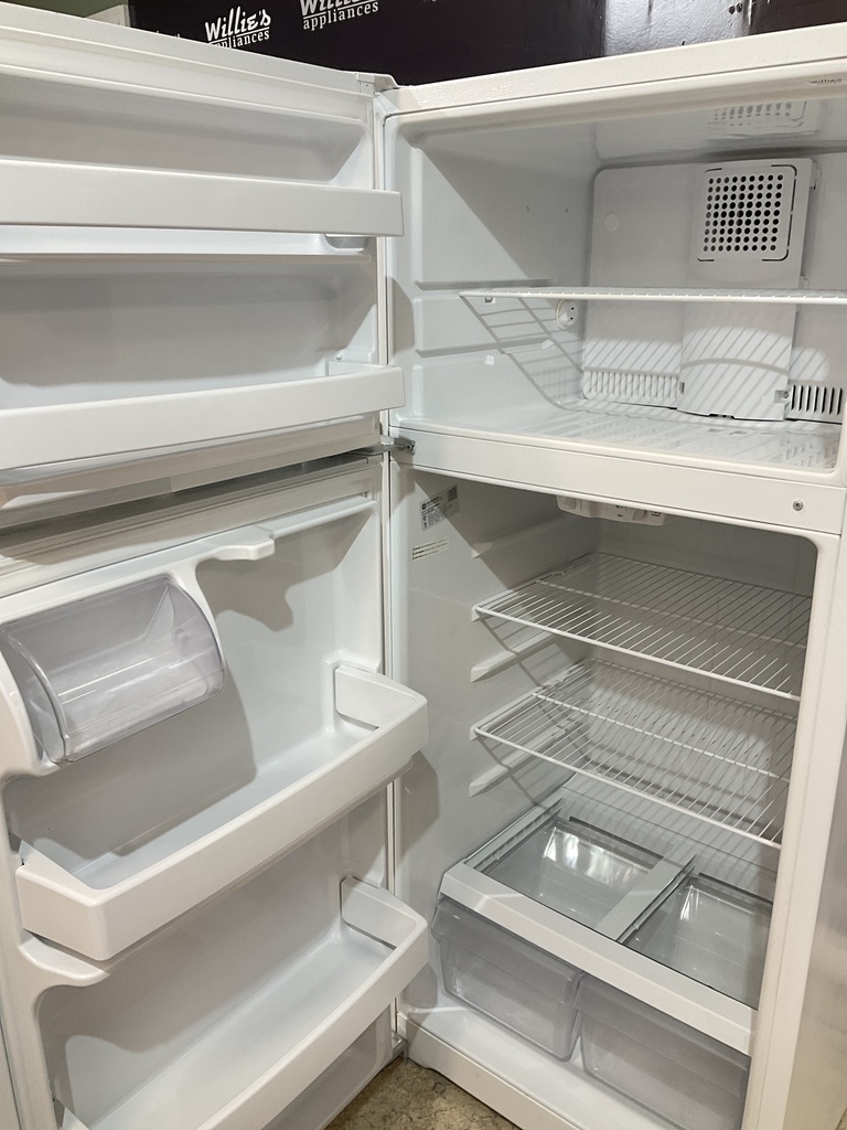 Ge Used Refrigerator Top and Bottom 28x64 1/2” (White) 