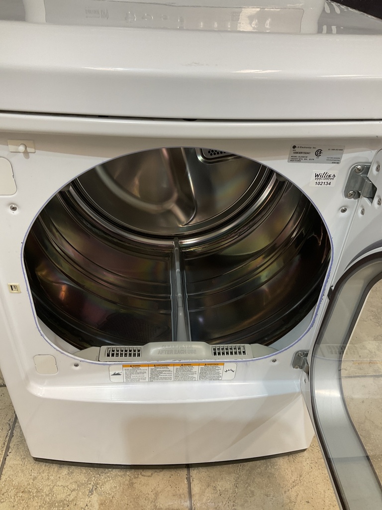 Lg Used Electric Dryer 220volts (30 AMP) 27inches {3 prong} (White) 