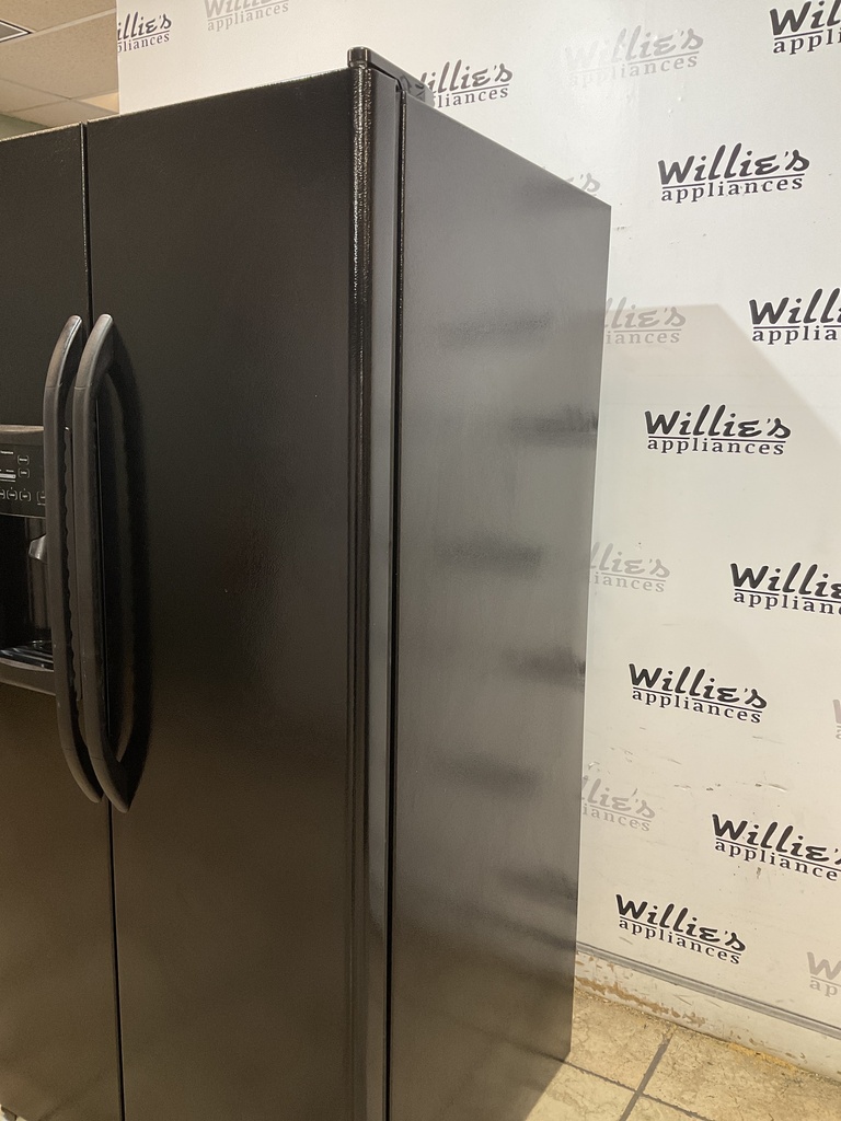 Ge Used Refrigerator Side by Side 32x67 1/2” (Black) 