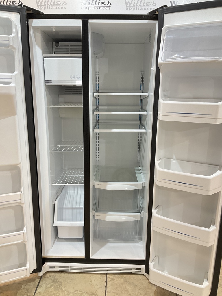 Ge Used Refrigerator Side by Side 32x67 1/2” (Black) 