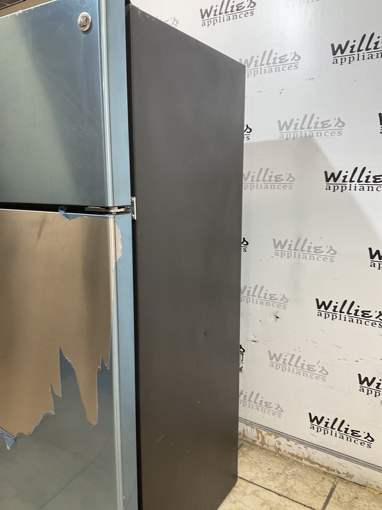 Ge Used Refrigerator Top and Bottom 28x67 1/2” (Stainless Steel) 