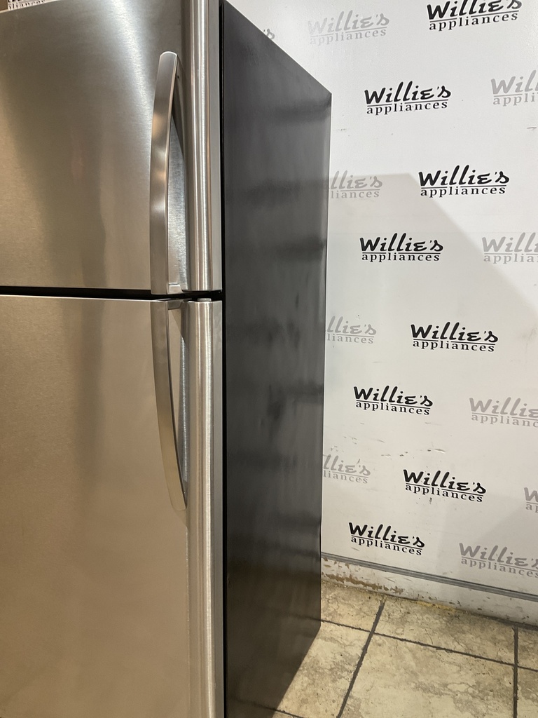 Frigidaire Used Refrigerator Top and Bottom 30x69 (White) 