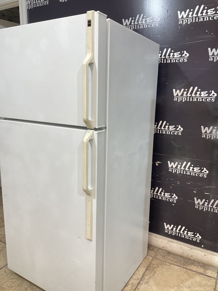 Hotpoint Used Refrigerator Top and Bottom 28x61 1/2” (White) 