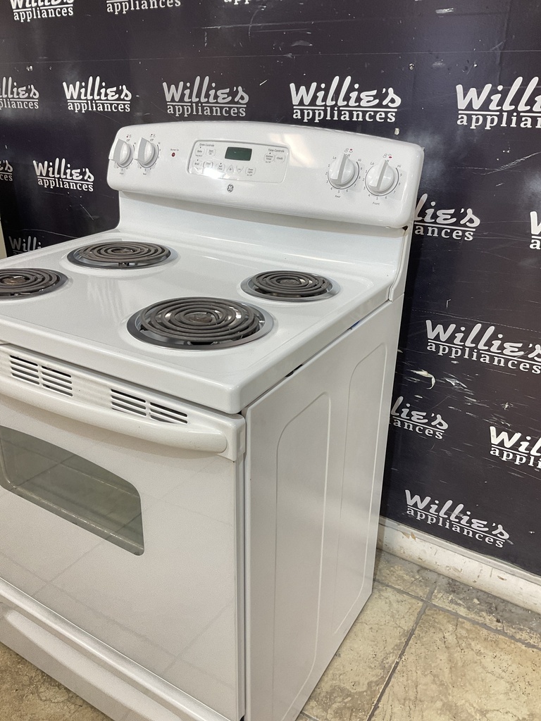 Ge Used Electric Stove 220volts (40/50 AMP) 30inches {3 prong} (White) 