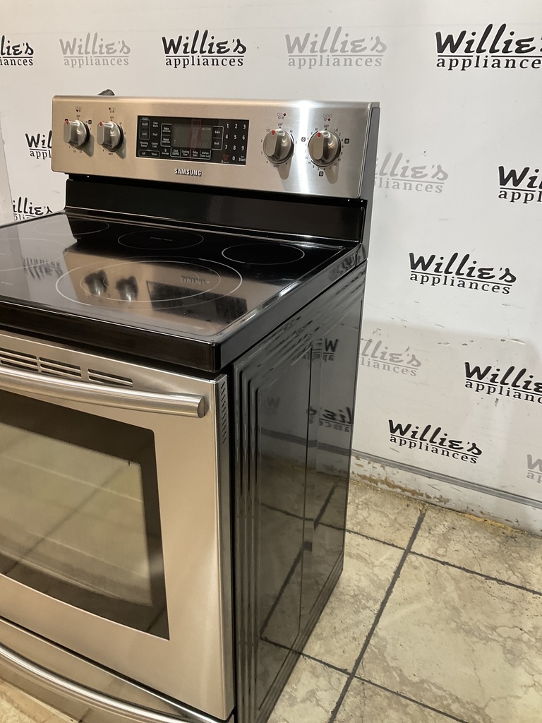 Samsung Used Electric Stove 220volts (40/50 AMP) 30inches {4 prong} (Stainless steel) 