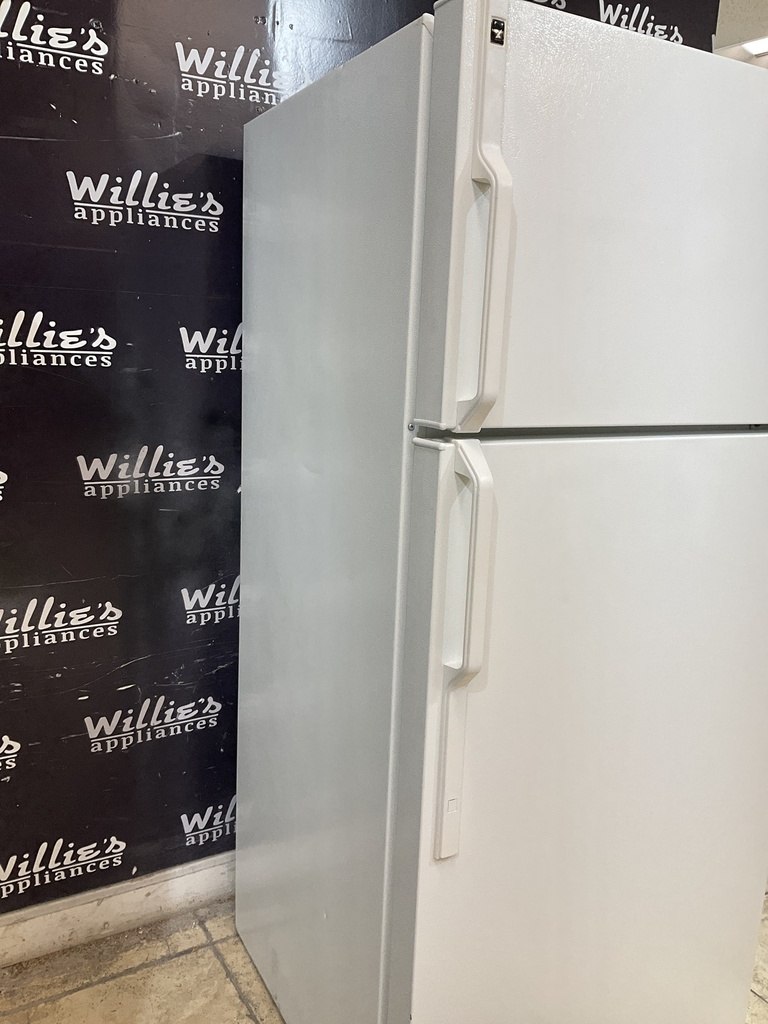 Hotpoint Used Refrigerator Top and Bottom 28x64 1/2” (White) 