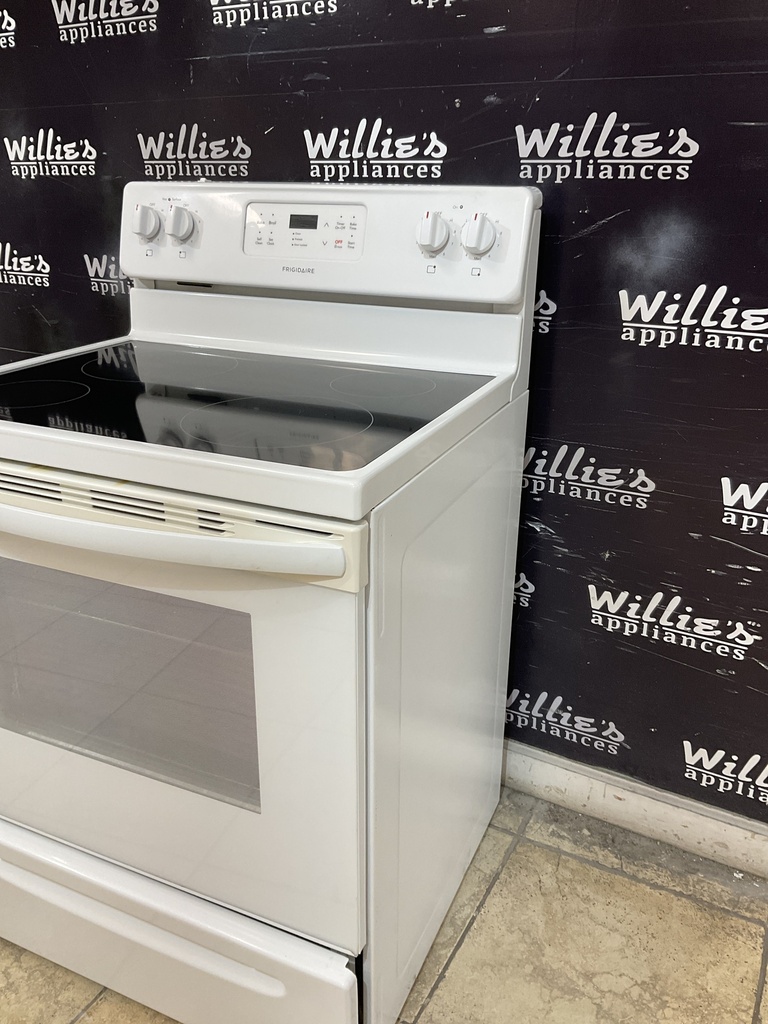 Frigidaire Used Electric Stove 220volts (40/50 AMP) 30inches {3 prong} (White) 