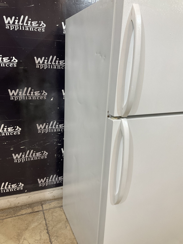 Frigidaire Used Refrigerator Top 28 1/2” x 59 1/2” (White) 
