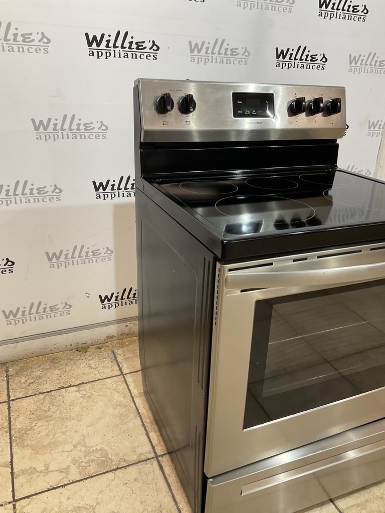 Frigidaire Used Electric Stove 220volts (40/50 AMP) 30inches {no cord} (Stainless steel)