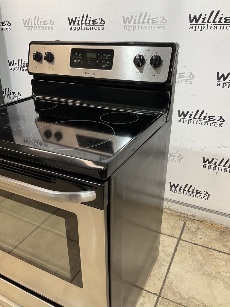 Frigidaire Used Electric Stove 220volts (40/50 AMP) 30inches {no cord} (Stainless steel) 