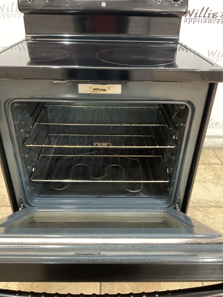 Ge Used Electric Stove 220volts (40/50 AMP) 30inches {no cord} (Black) 