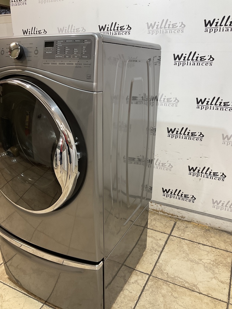 Whirlpool Used Washer Front-load 27inches (White) 