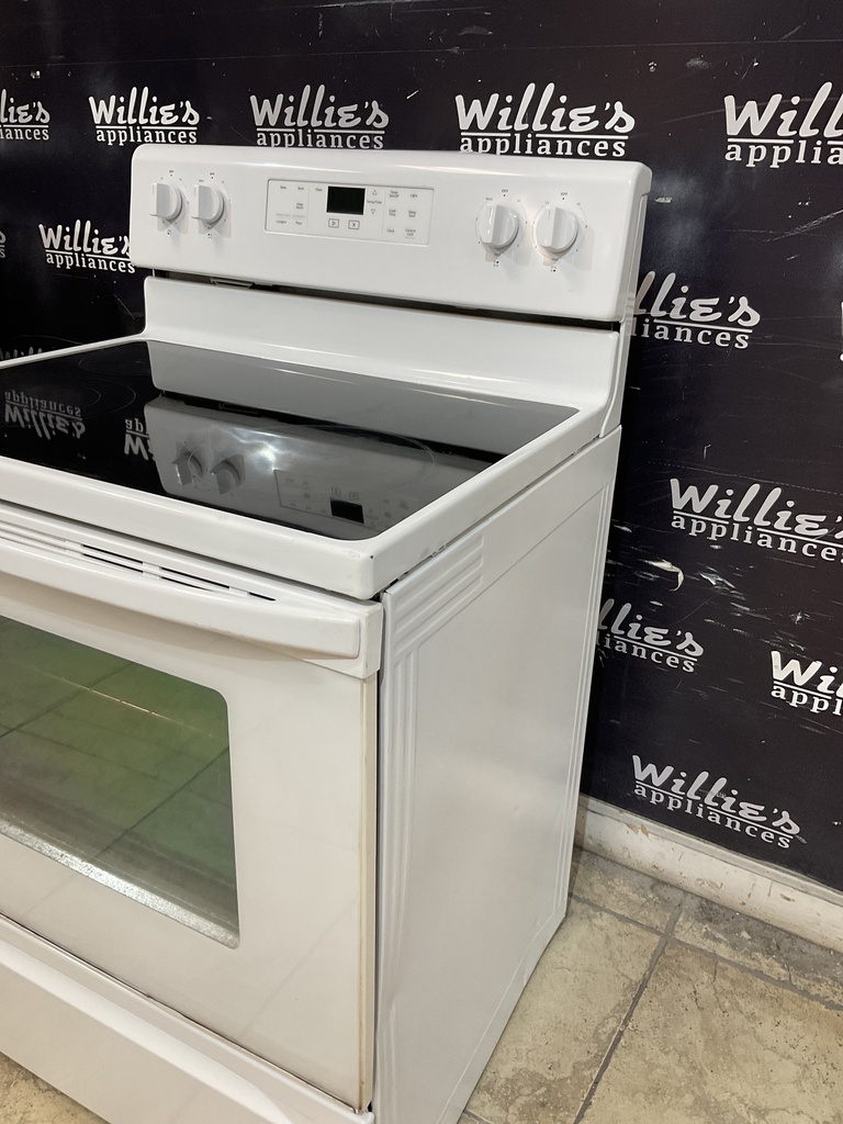Whirlpool Used Electric Stove 20volts (40/50 AMP) 30inches {no cord} (White) 