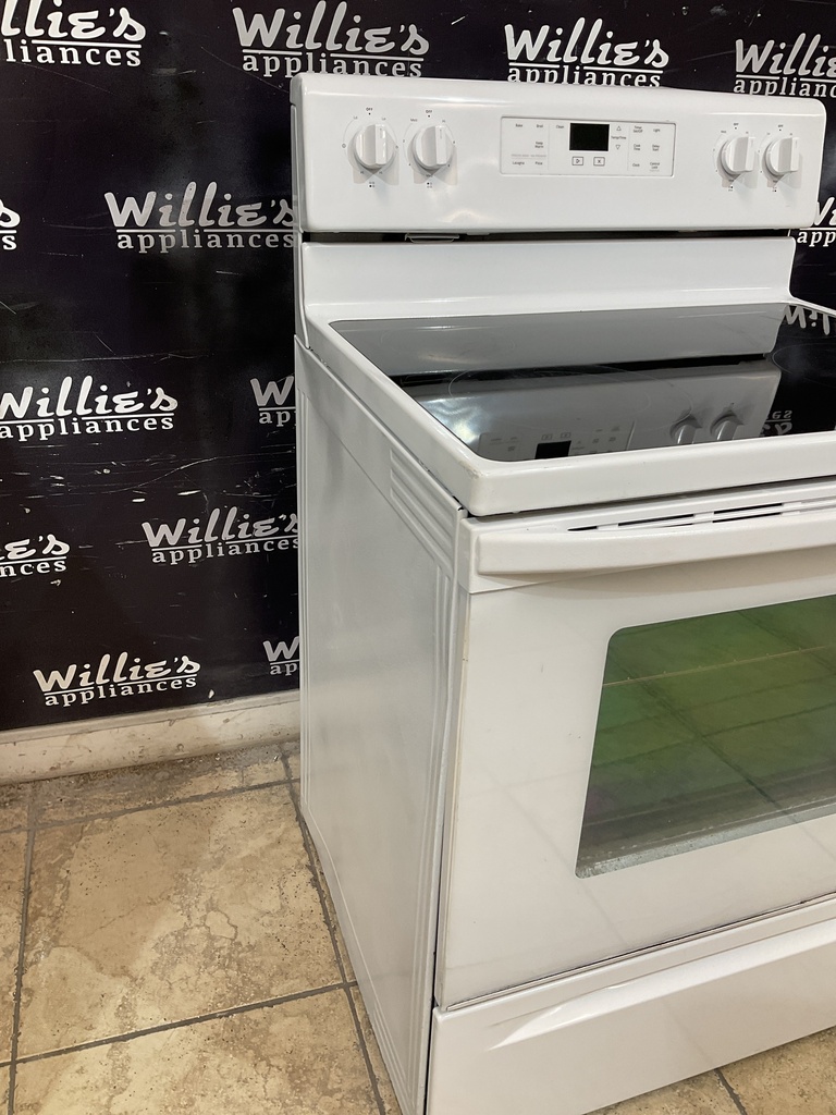 Whirlpool Used Electric Stove 20volts (40/50 AMP) 30inches {no cord} (White) 
