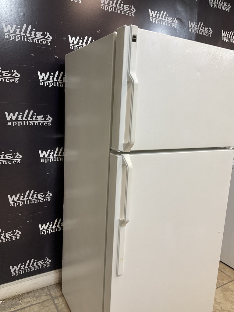 Hotpoint Used Refrigerator Top and Bottom 28x64 1/2” (White) 