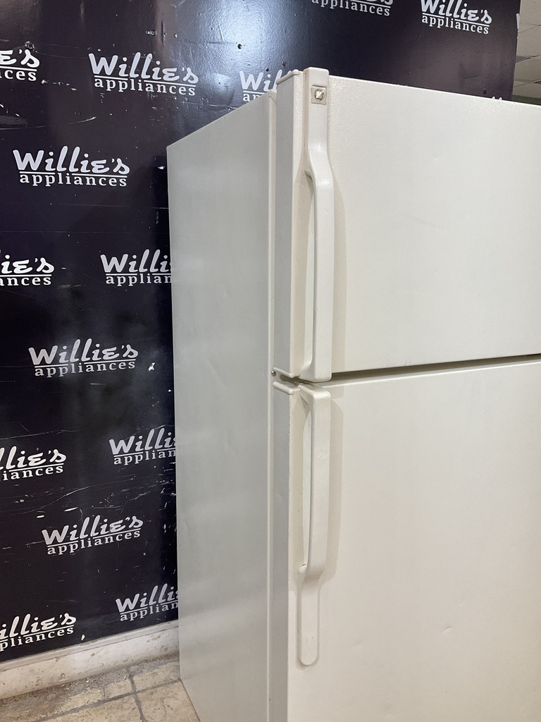 Ge Used Refrigerator Top and Bottom 28x62 (Bisque) 