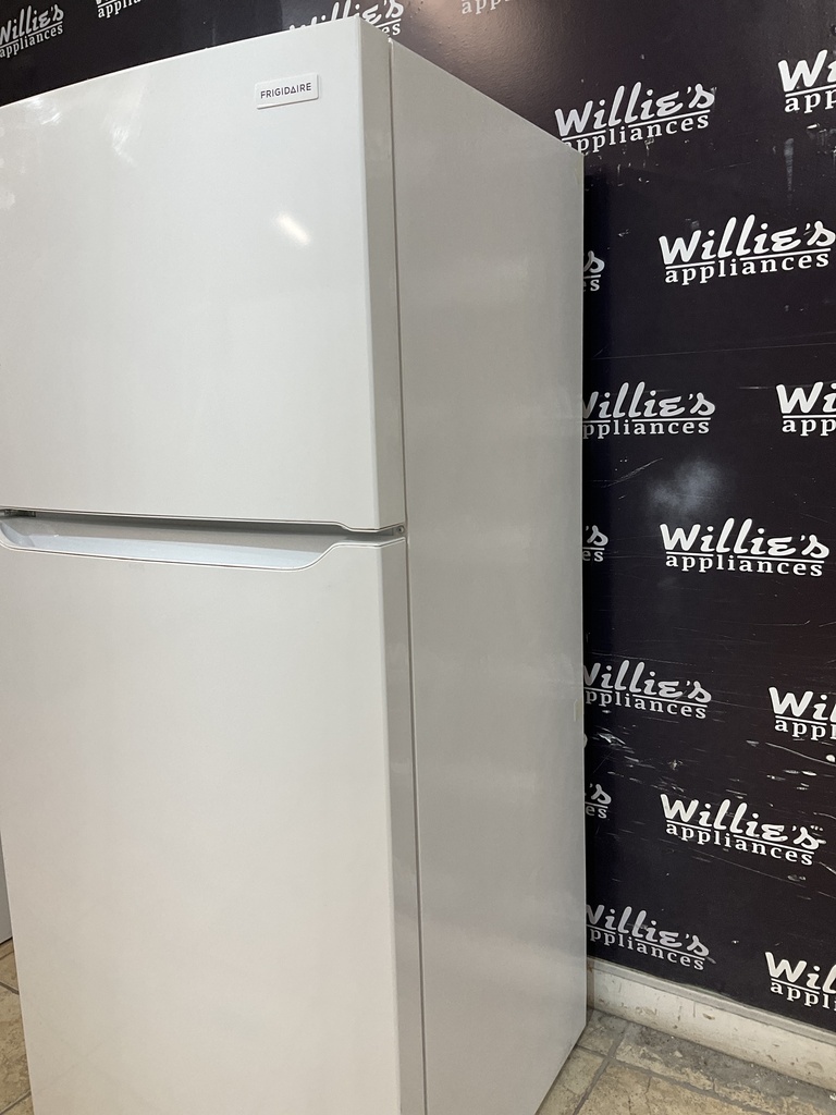 Frigidaire Used Refrigerator Top and Bottom 30x66 (White) 