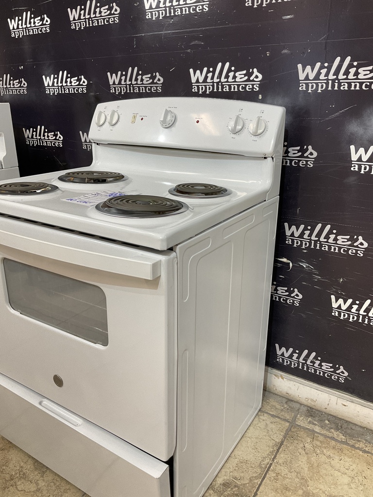 Ge Used Electric Stove 220volts (40/50 AMP) 30inches {no cord} (White) 