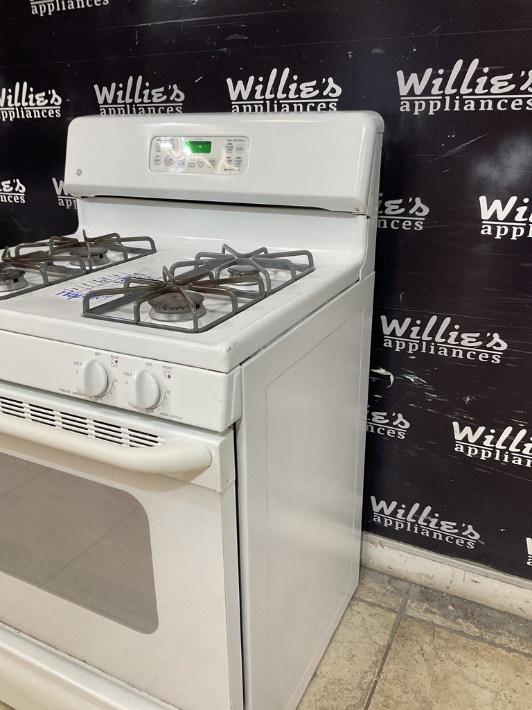 Ge Used Gas Propane Stove 30inches (White ) 