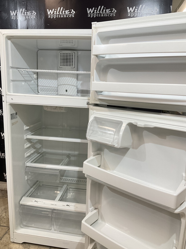 Ge Used Refrigerator Top and Bottom 28x67” (White) 