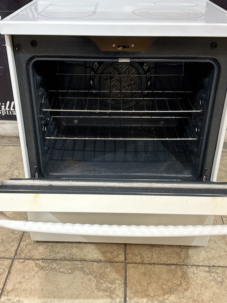 Ge Used Electric Stove 220volts (40/50 AMP) 30inches {3 prong} (White) 
