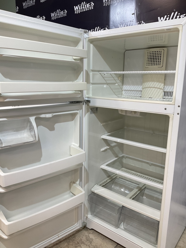 Ge Used Refrigerator Top and Bottom 28x61 1/2” (White) 