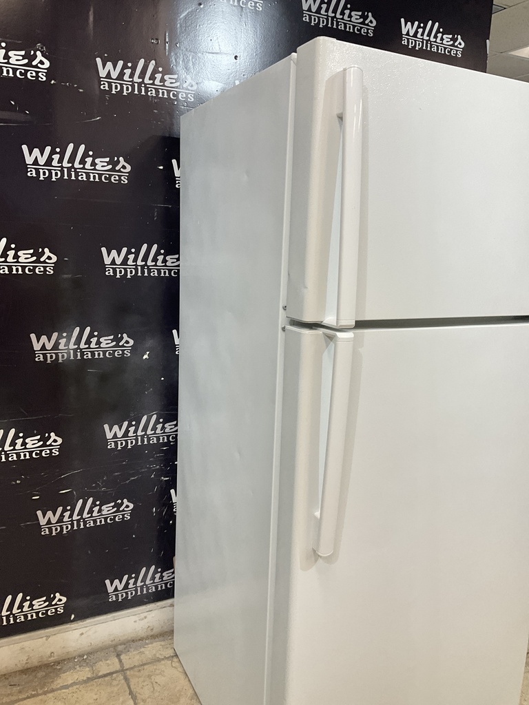 Ge Used Refrigerator Top and Bottom 28x64 (White) 