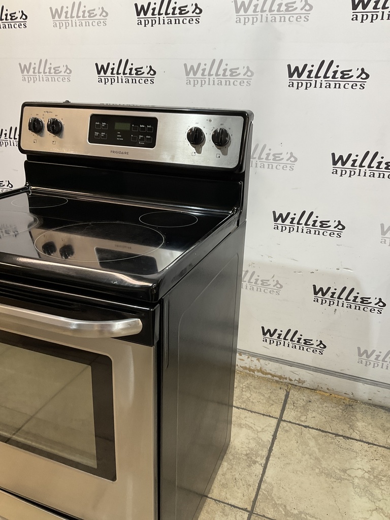 Frigidaire Used Electric Stove 220volts (40/50 AMP) 30inches {no cord} (Stainless steel) 