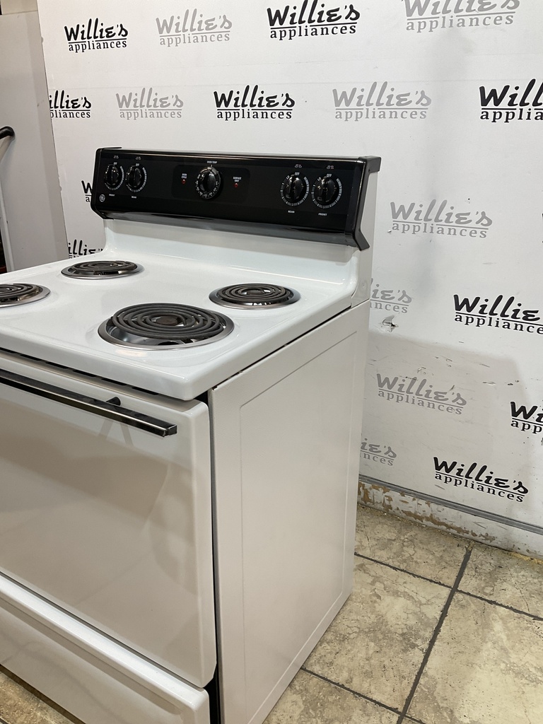 Ge Used Electric Stove 220volts (40/50 AMP) 30inches {no cord} (White/Black) 