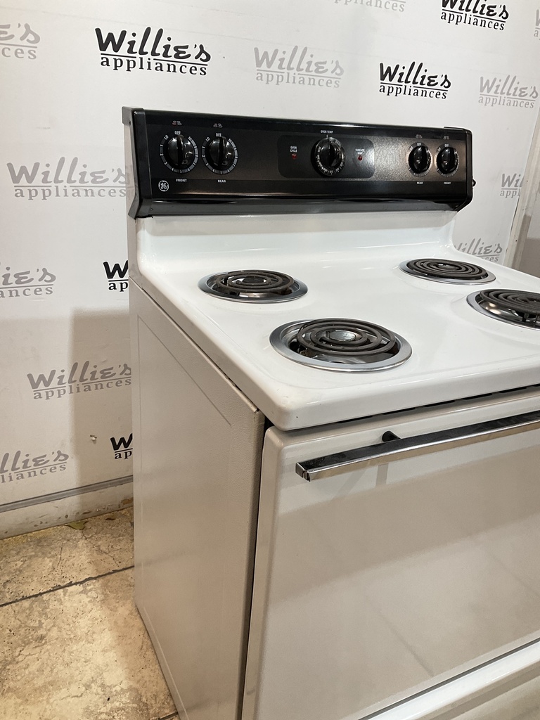 Ge Used Electric Stove 220volts (40/50 AMP) 30inches {no cord} (White/Black) 