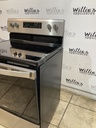 Whirlpool Used Electric Stove 220volts (40/50 AMP) 30inches {4 prong} (Stainless steel) 