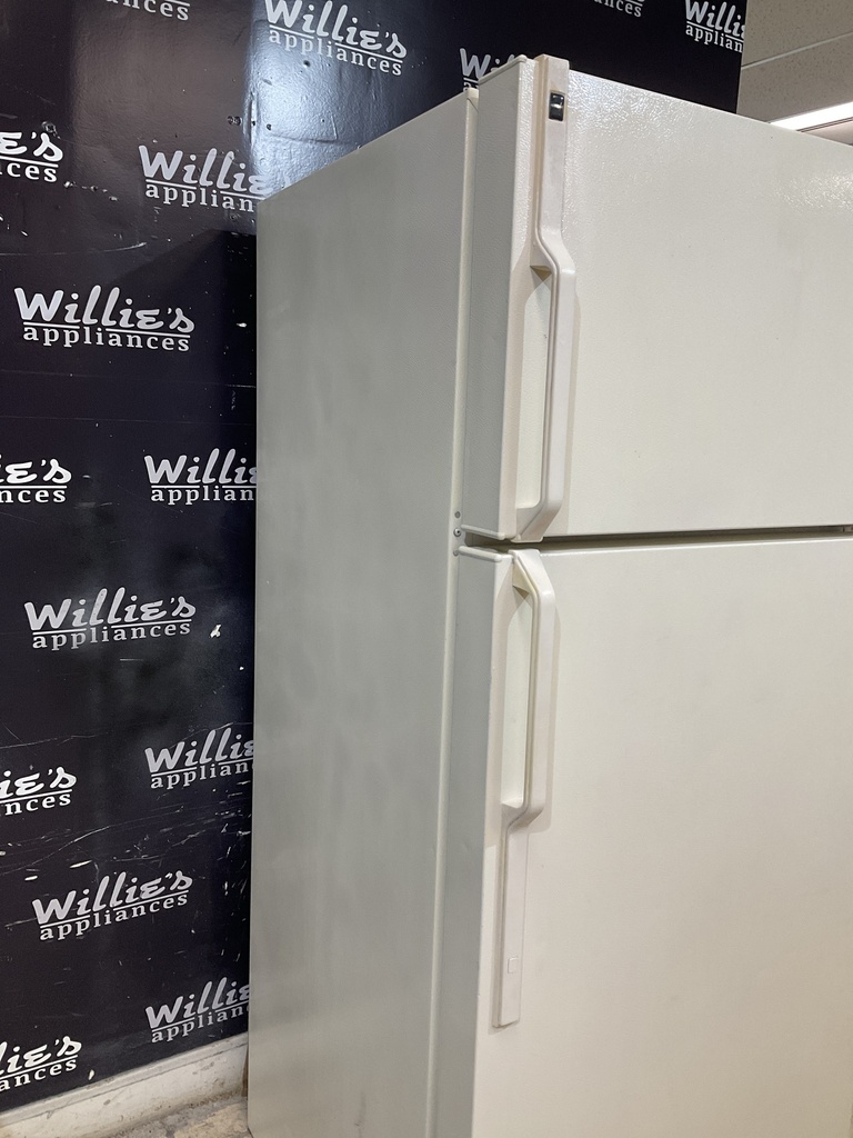 Ge Used Refrigerator Top and Bottom 28x67 (Bisque) 