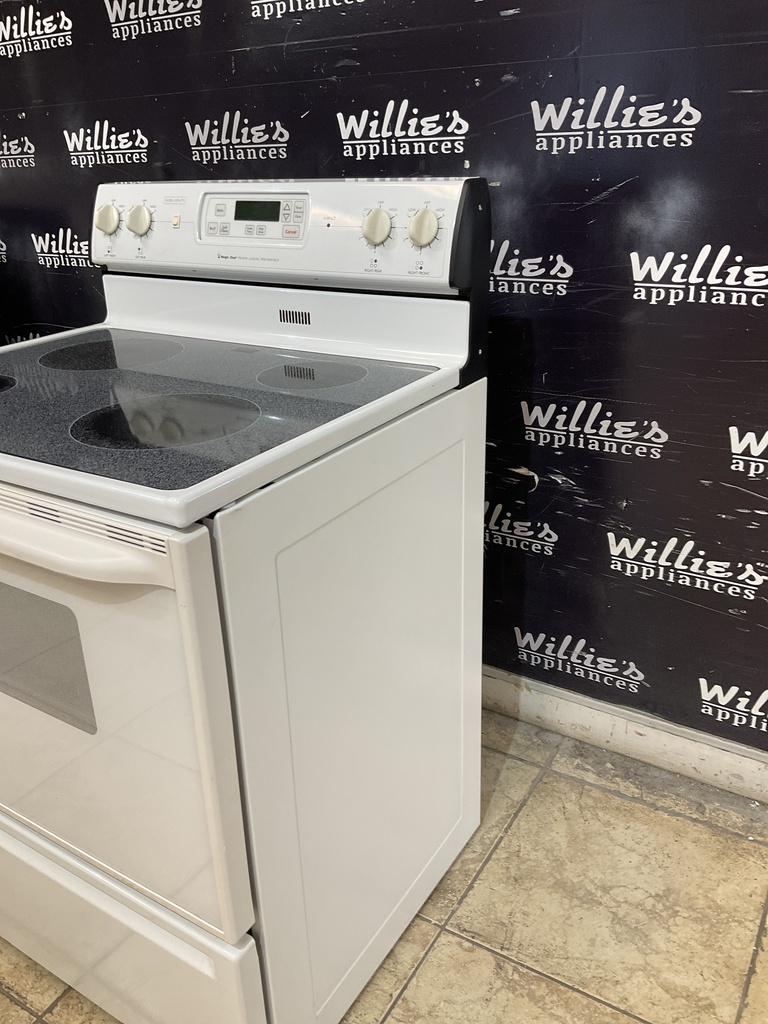 Magic Chef Used Electric Stove 220volts (40/50 AMP) 30inches {4 prong} (White) 