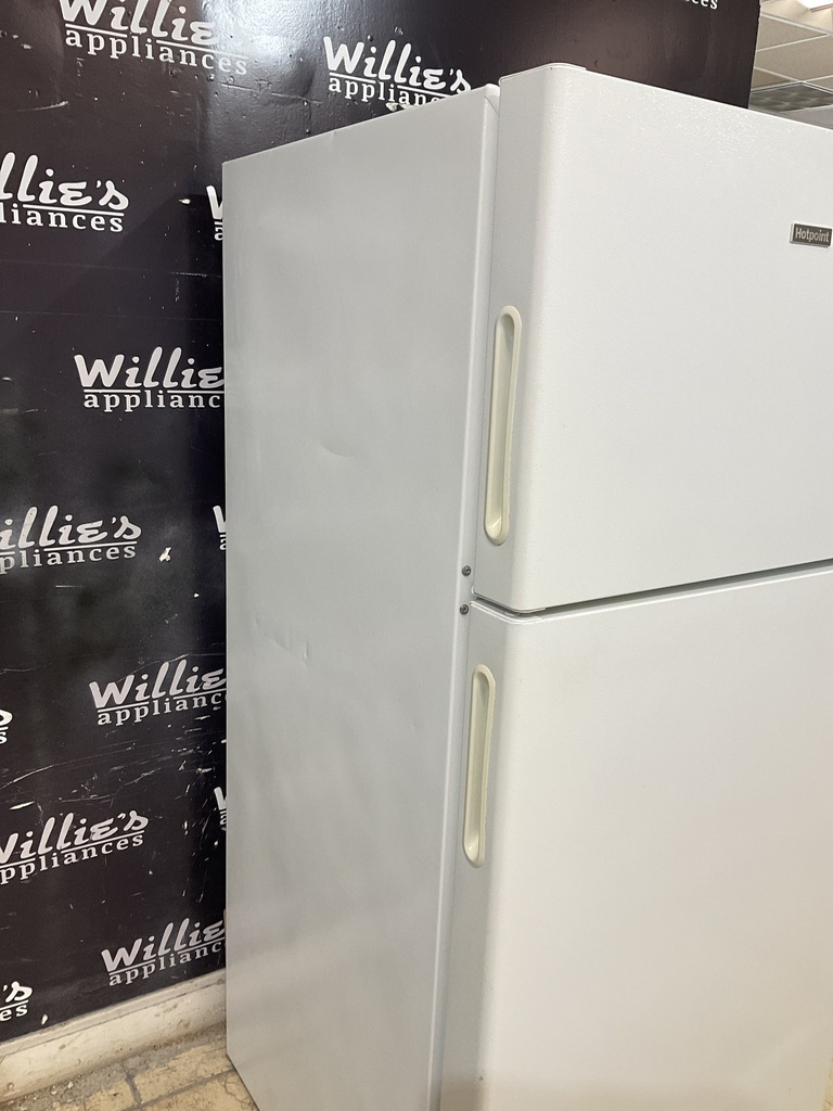 Ge Used Refrigerator Top and Bottom 28x61 (White) 