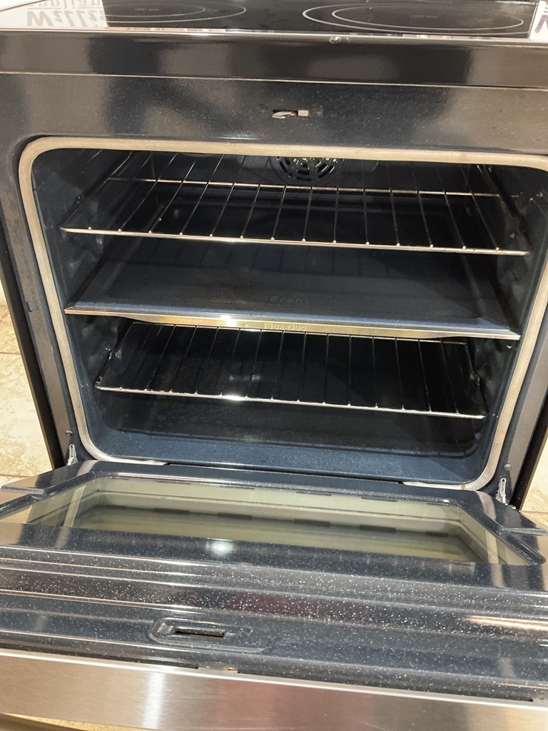 Samsung Used Electric Stove 220volts (40/50 AMP) 30inches {no cord} (Stainless steel) 