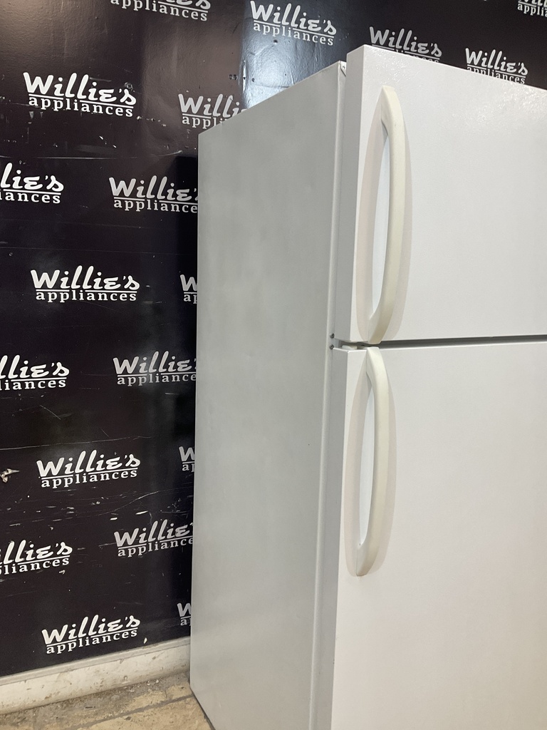 Frigidaire Used Refrigerator Top and Bottom 28 1/2” x 65” (White) 