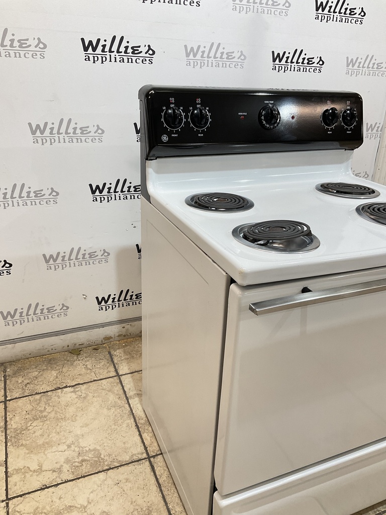 Ge Used Electric Stove 220volts (40/50 AMP) 30inches {no cord} (White/Black) 