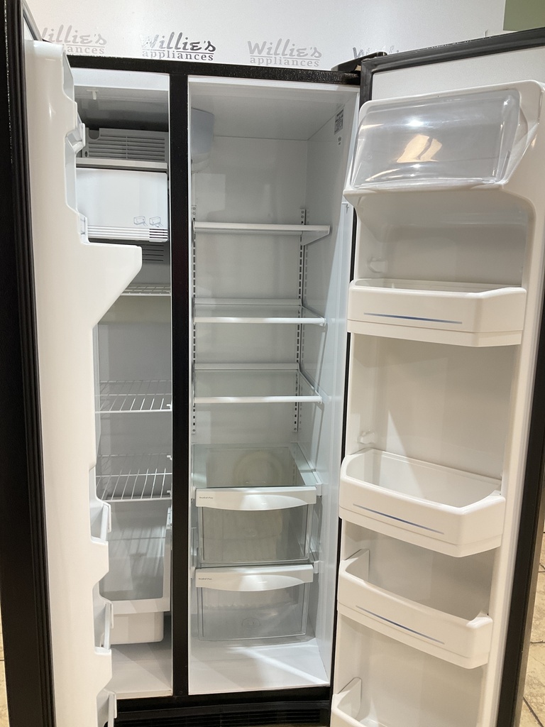 Ge Used Refrigerator Side by Side 32x67 (Black) 