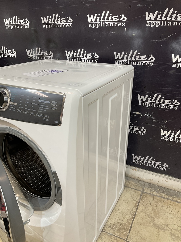 Electrolux Used Washer Front-load 27inches (White) 