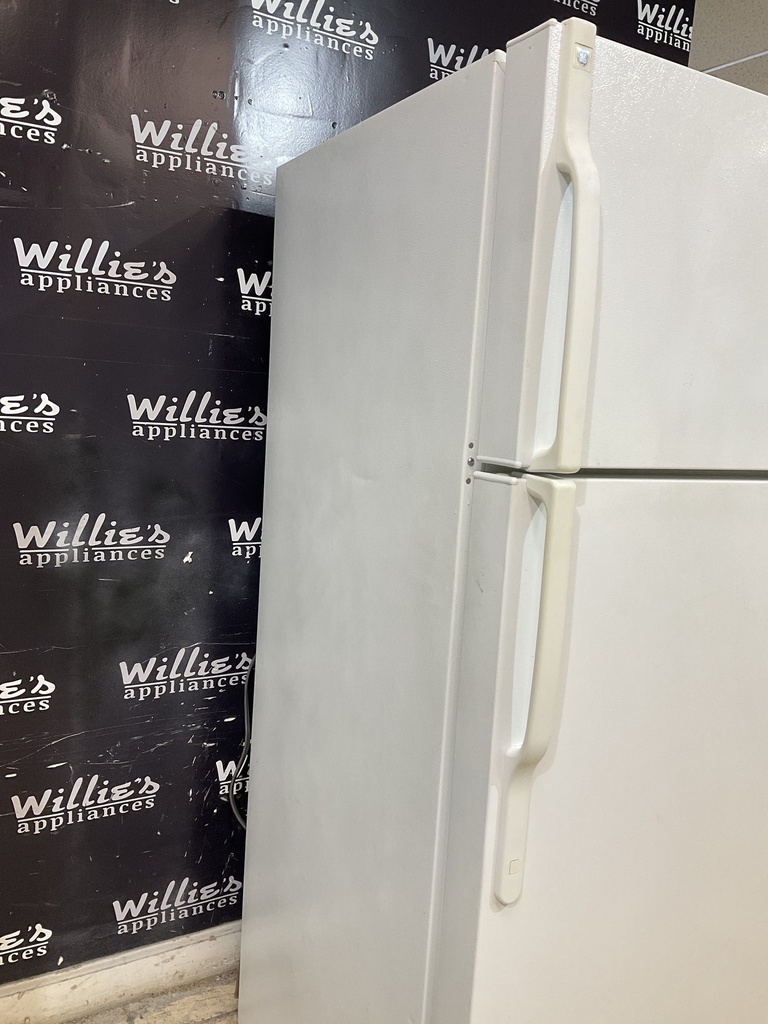 Ge Used Refrigerator Top and Bottom 28x67 (White) 