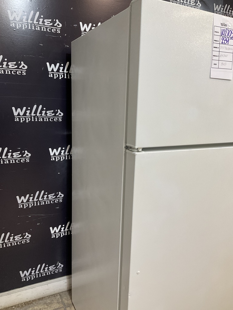 Ge Used Refrigerator Top and Bottom 28x64 (White) 