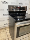Lg  Used Electric Stove 220volts (40/50 AMP) 30inches {no cord} (Stainless steel) 