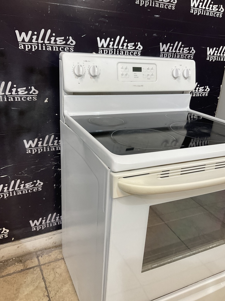 Frigidaire Used Electric Stove 220volts (40/50 AMP) 30inches {3 prong} (White) 