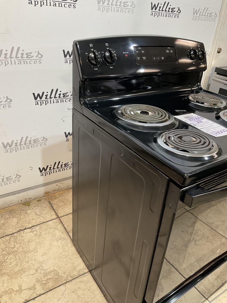 Ge Used Electric Stove 220volts (40/50 AMP) 30inches {3 prong} (Black) 