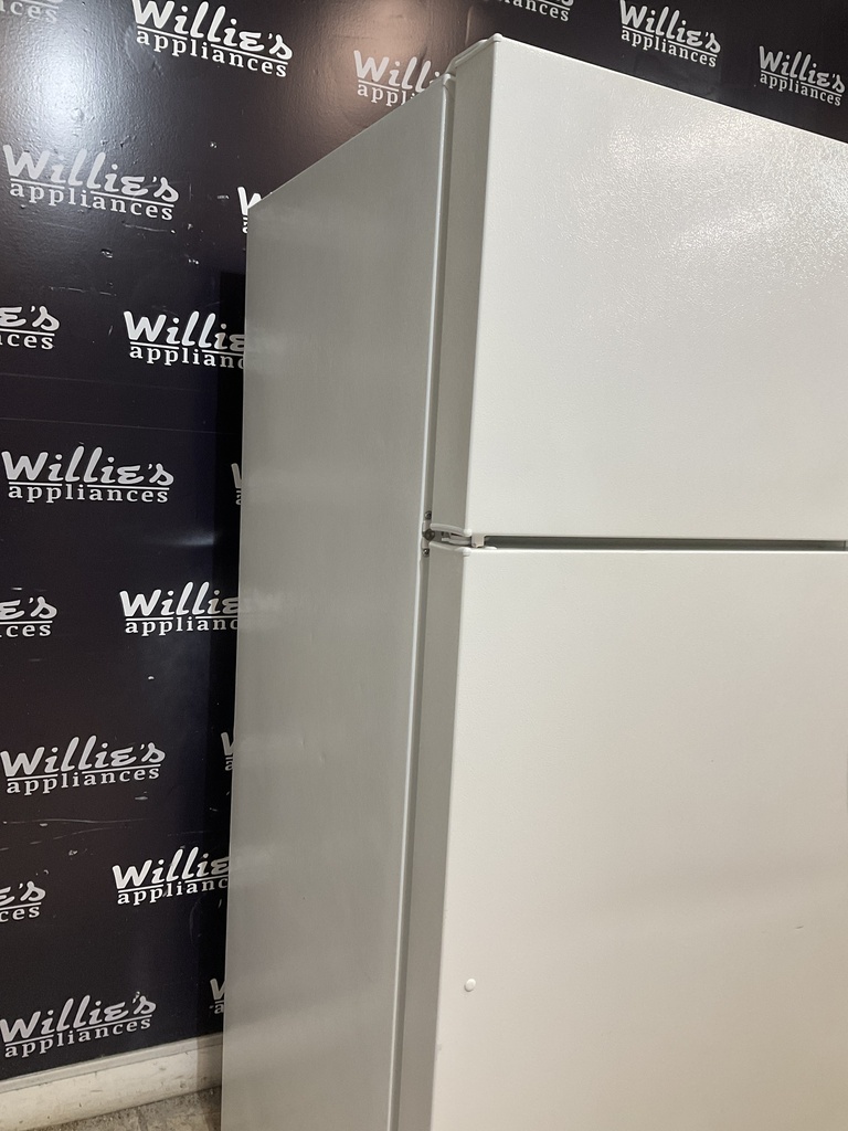 Ge Used Refrigerator Top and Bottom 28x67 (White) 