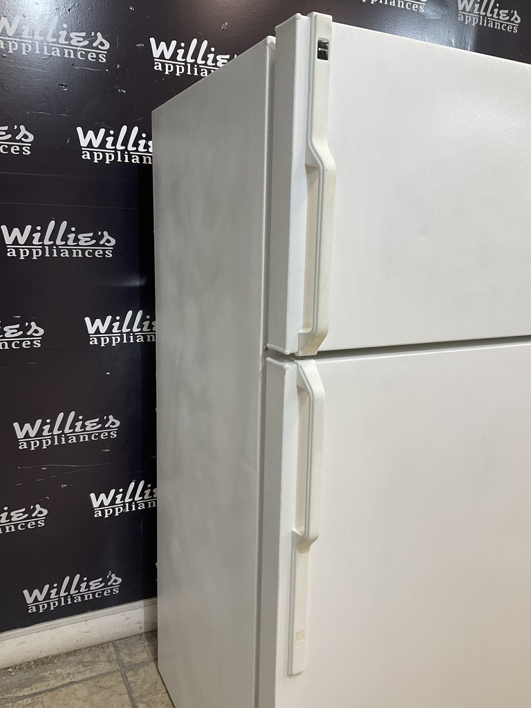 Hotpoint Used Refrigerator Top and Bottom 28x61 1/2” (White) 